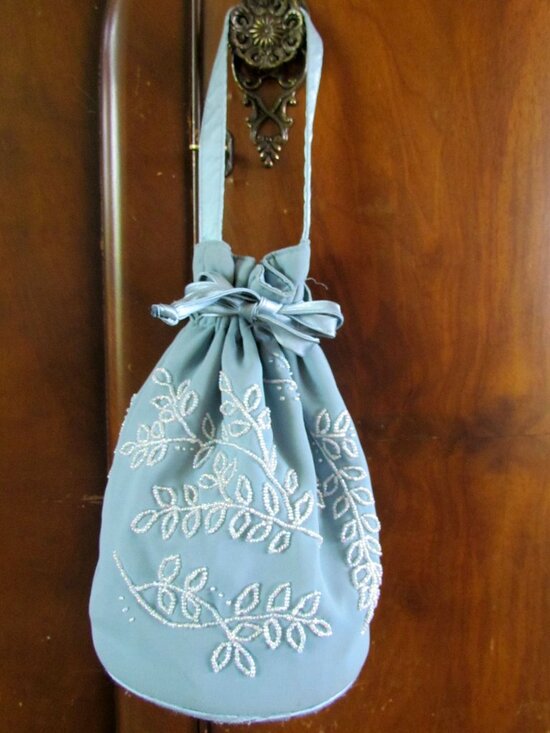 VINTAGE Handbags - REGENCY VICTORIAN GEORGIAN RETICULE w SPARKLY BEAD DESIGN, FLAT BASE, TEAL, EUC